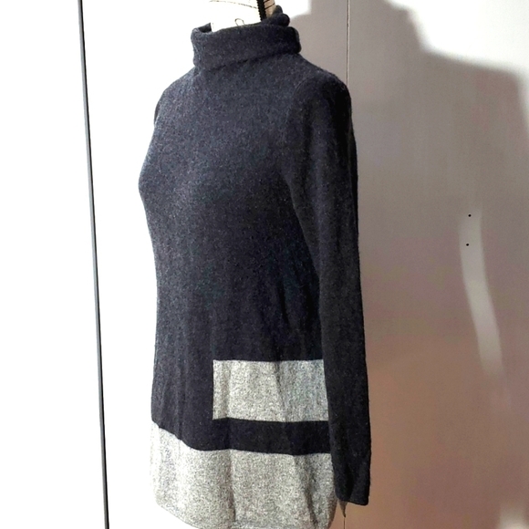 Krimsom & Klover - Womens Black/Gray Color Block wool/ Cashmere sweater Sz.M - Picture 2 of 5